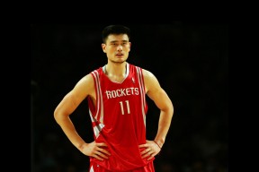 爱游戏入口-NBA激战德甲惊雷，76人补强尼克斯反弹，门兴里程碑震撼球迷
